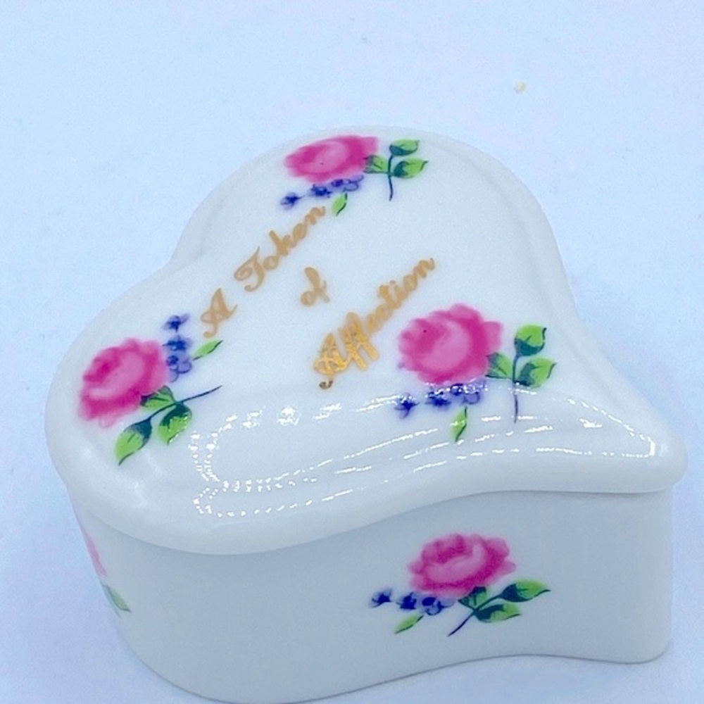 Vintage Lefton China Heart Shaped Trinket Dish “A Token Of My Affection “Saying